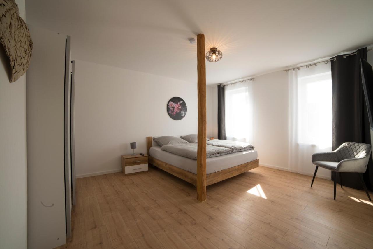 Schoene Grosse Ferienwohnung 79M2 Und 2 Baeder, Zentrumnah, 2Og Erfurt Ngoại thất bức ảnh