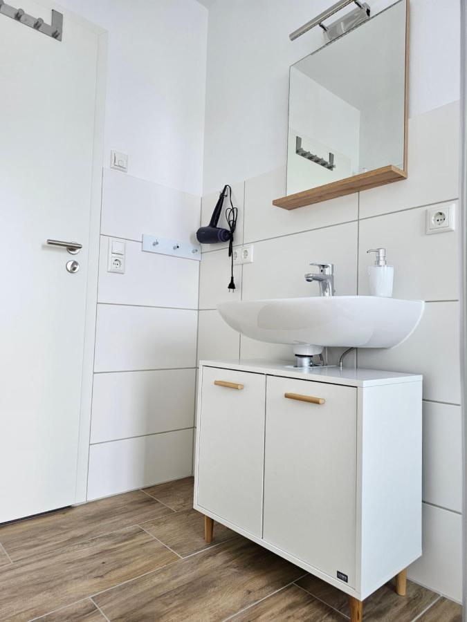 Schoene Grosse Ferienwohnung 79M2 Und 2 Baeder, Zentrumnah, 2Og Erfurt Ngoại thất bức ảnh