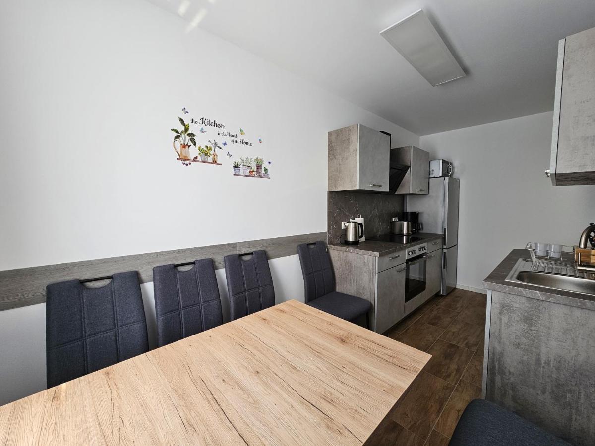 Schoene Grosse Ferienwohnung 79M2 Und 2 Baeder, Zentrumnah, 2Og Erfurt Ngoại thất bức ảnh